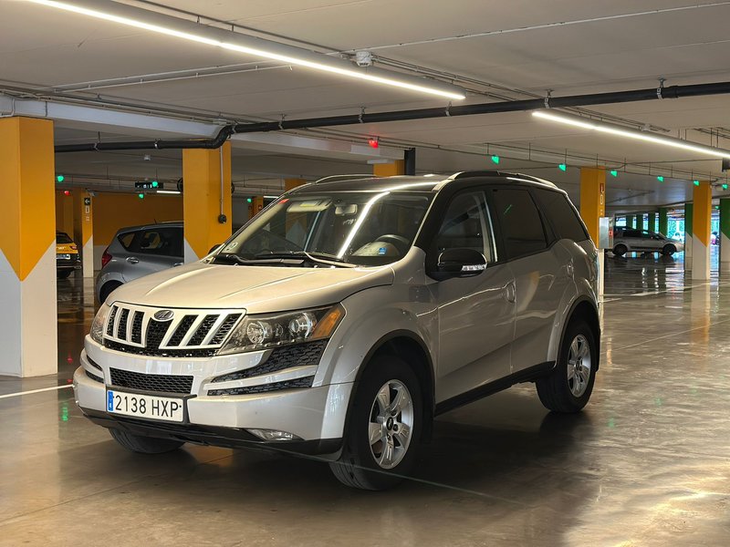 Mahindra XUV 500 2014 - foto 1