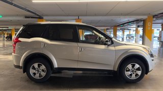 Mahindra XUV 500 2014