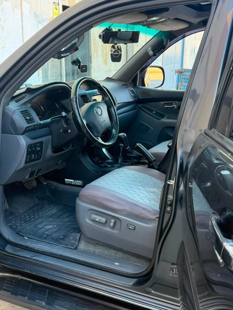 Toyota Land Cruiser 2004 - foto 1
