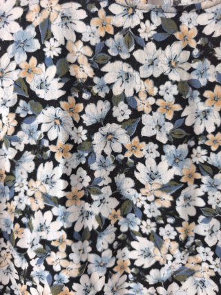 Vestido floral negro y multicolor