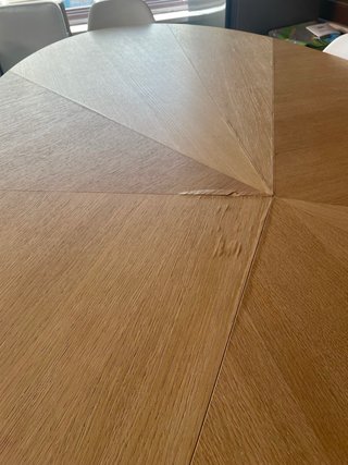 Mesa de comedor forma ovalada