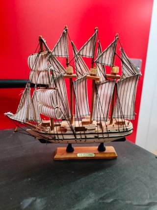 Colección de barcos de madera