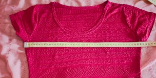 Camiseta roja semitransparente