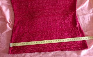 Camiseta roja semitransparente