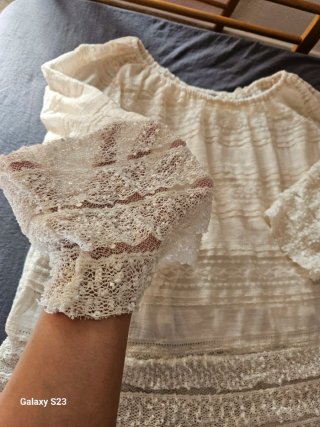 Blusa de encaje beige talla única