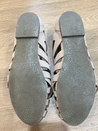 Sandalias planas punta abierta y tejido cruzado