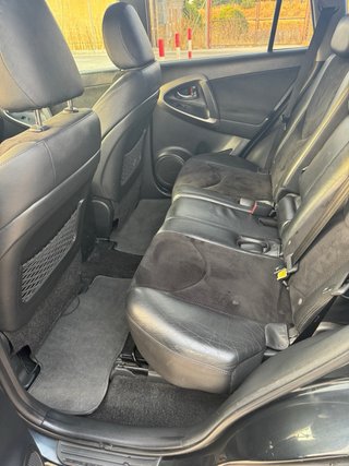 Toyota RAV4 2011