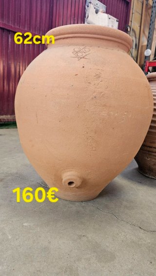 Antiguas tinajas de barro