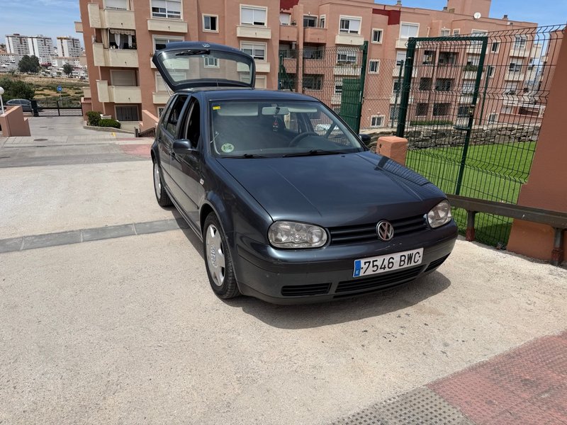 Volkswagen Golf 2002 - foto 1