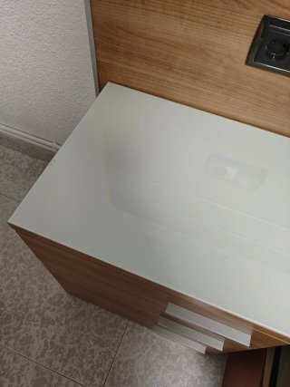 Cabezal madera y cristal+mesita Negociable