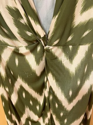 Vestido estampado verde y beige