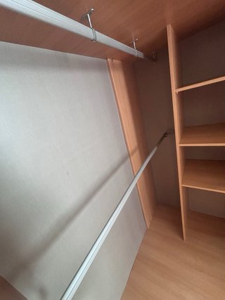 Armario esquinero de madera
