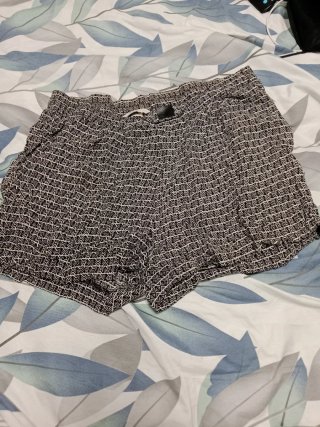 Shorts vaqueros amarillos desgastados