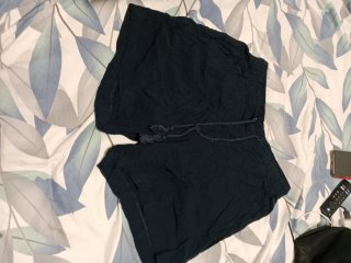 Shorts vaqueros amarillos desgastados