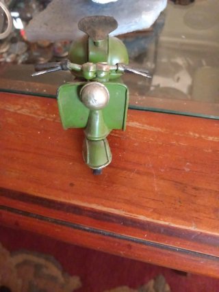 Vespa chapa verde