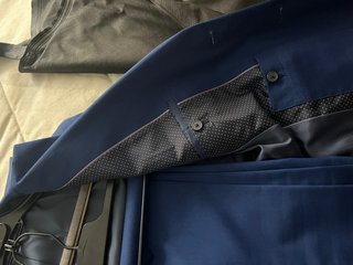 Traje azul