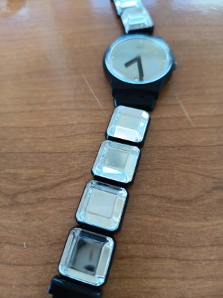 Swatch Mujer Negro/Plata Luxy-square