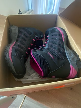 Botas de montaña Mountain Pro sin estrenar