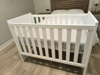 Cuna blanca + colchón