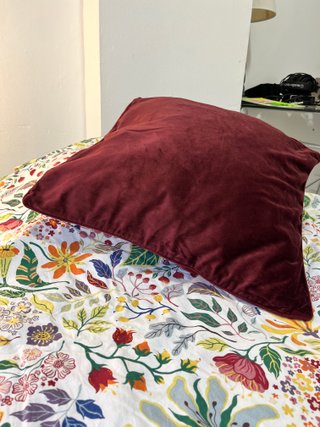 Funda cojín terciopelo burdeo