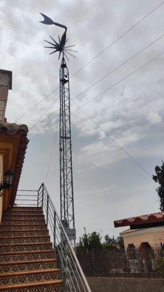 Molino Eólico Vertical. 1200 watios/ 24 V trifásic