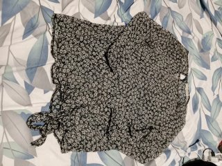 Camiseta rosa con volantes