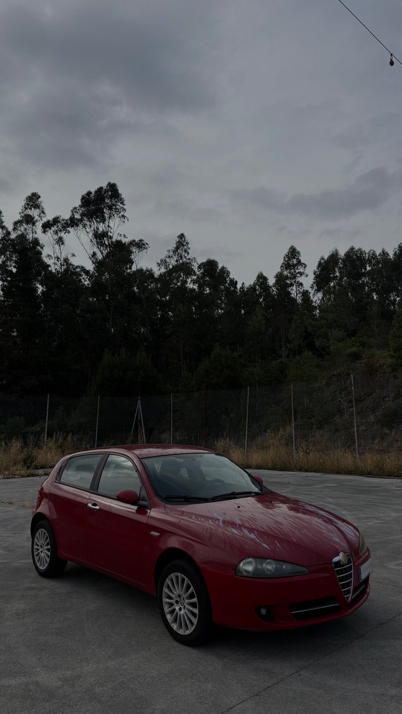 Alfa Romeo 147 - foto 1