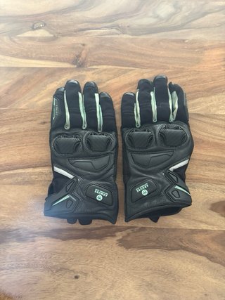 Conjunto 2 cascos + guantes moto