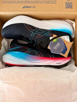 ASICS Novablast 5 Nuevas Talla 42