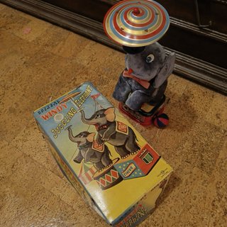 “Windy Juggling Elephant” , juguete años 50/60