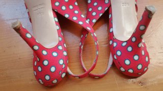Miu Miu Zapatos y Cinturón Rojo Lunares