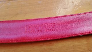 Miu Miu Zapatos y Cinturón Rojo Lunares