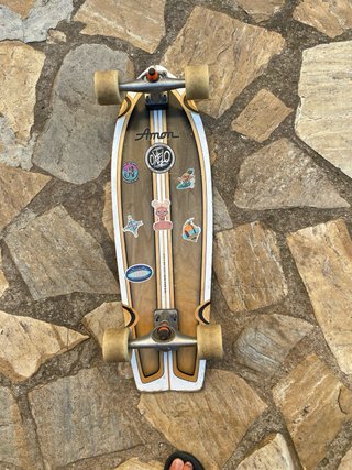 Surfskate Negro con Ruedas Beige