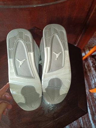Zapatillas Jordan Nuevas Blancas y Grises