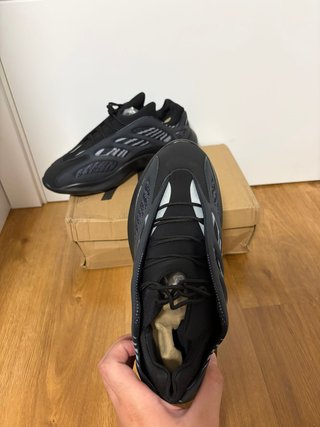 Adidas Yeezy 42 Negras