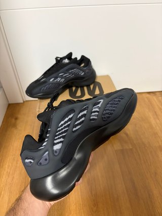 Adidas Yeezy 42 Negras