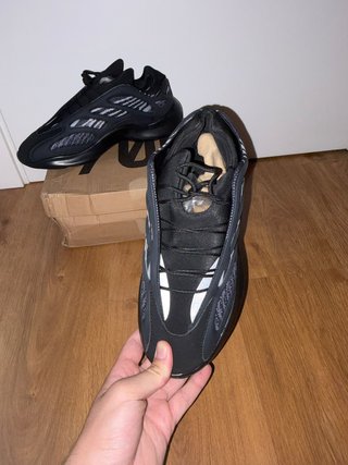 Adidas Yeezy 42 Negras