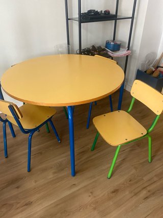 Mesa y 4 Sillas Infantiles