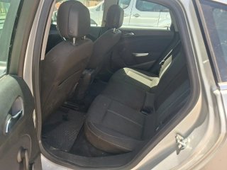 Opel Astra 2011