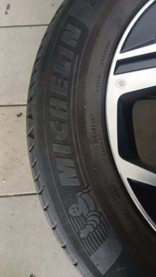 4 Neumáticos Michelin 215/65 R17 103v