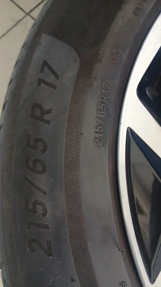 4 Neumáticos Michelin 215/65 R17 103v