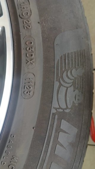 4 Neumáticos Michelin 215/65 R17 103v