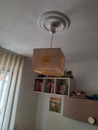 Lámpara infantil con ositos y burrito.