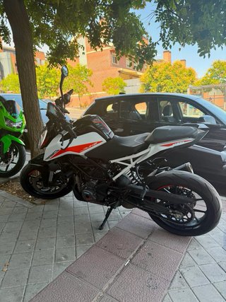 KTM Duke 390 Moto Deportiva