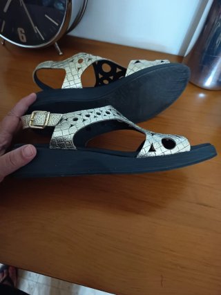 Sandalias Paula Urban Piel Doradas