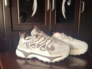 Nike Bambas Nuevas Marrones y Blancas