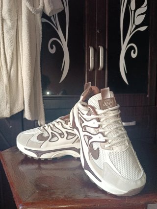 Nike Bambas Nuevas Marrones y Blancas