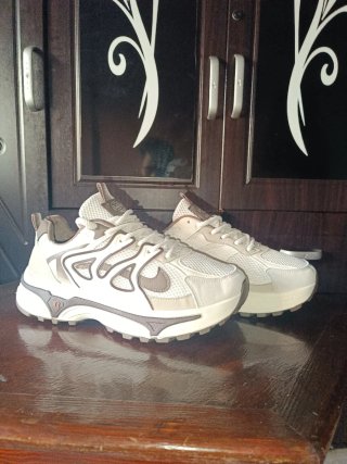Nike Bambas Nuevas Marrones y Blancas