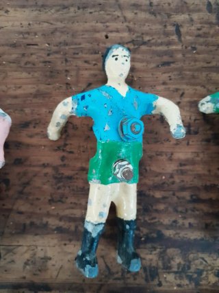Muñecos futbolín antiguos