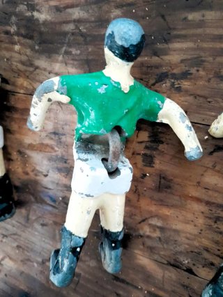 Muñecos futbolín antiguos